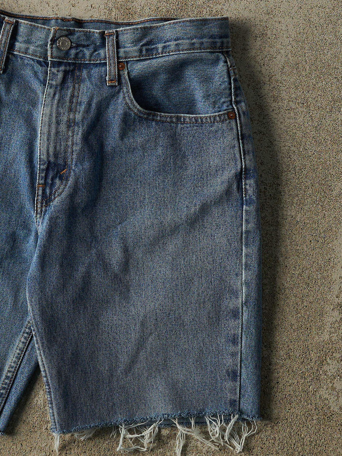 Vintage Y2K Mid Wash Levi's 516 Cut Off Jorts (34x9.5)