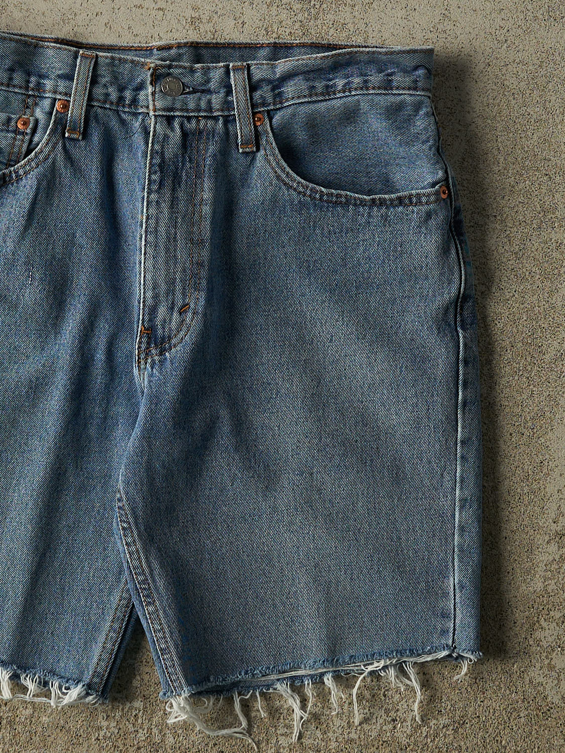 Vintage Y2K Mid Wash Levi's 516 Cut Off Jorts (33x9.5)