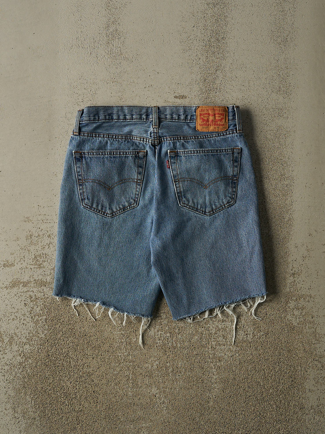 Vintage Y2K Mid Wash Levi's 516 Cut Off Jorts (33x9.5)