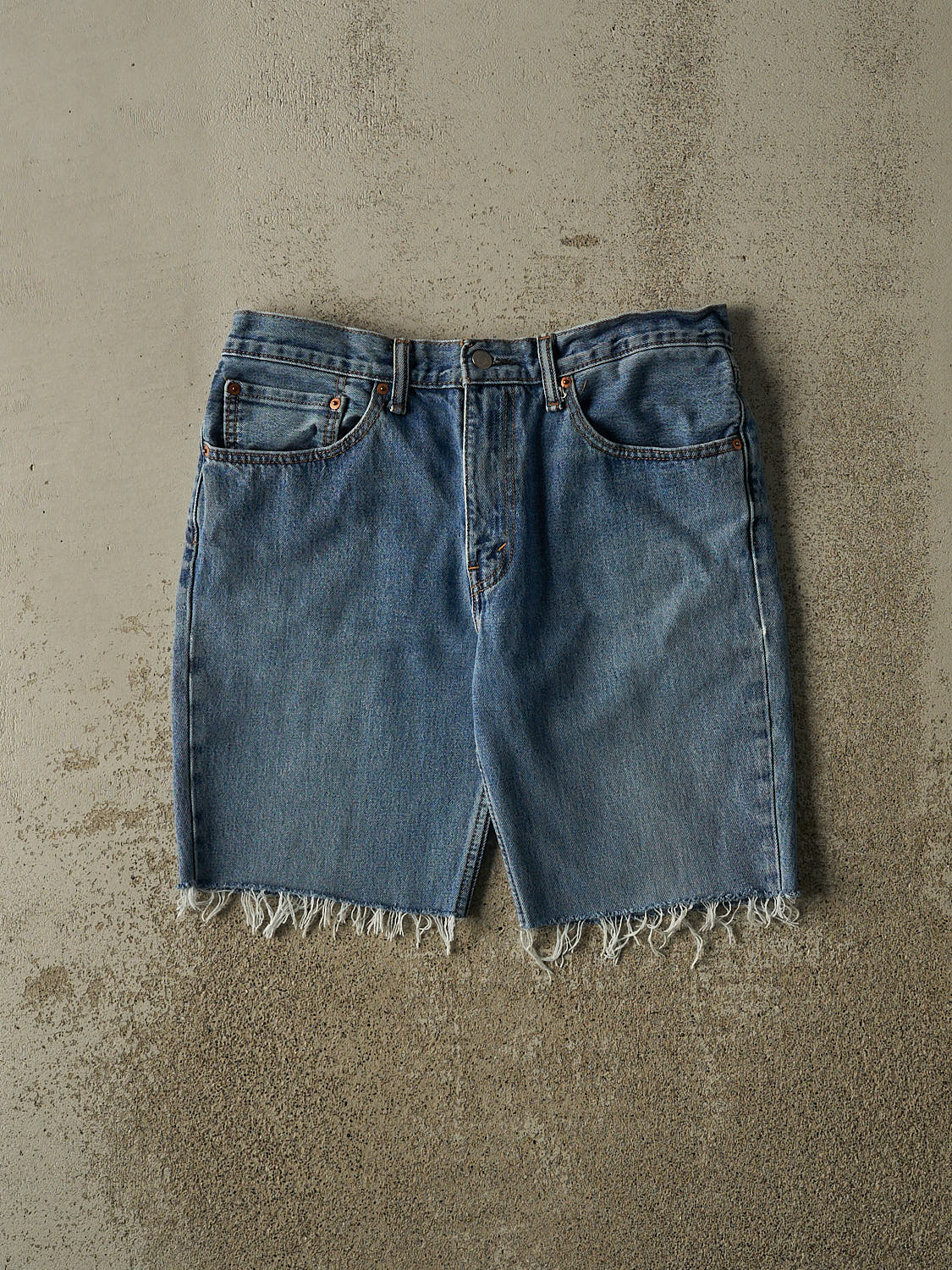 Vintage Y2K Mid Wash Levi's 516 Cut Off Jorts (34x9)