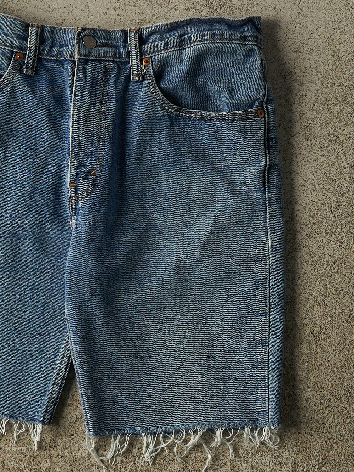 Vintage Y2K Mid Wash Levi's 516 Cut Off Jorts (34x9)
