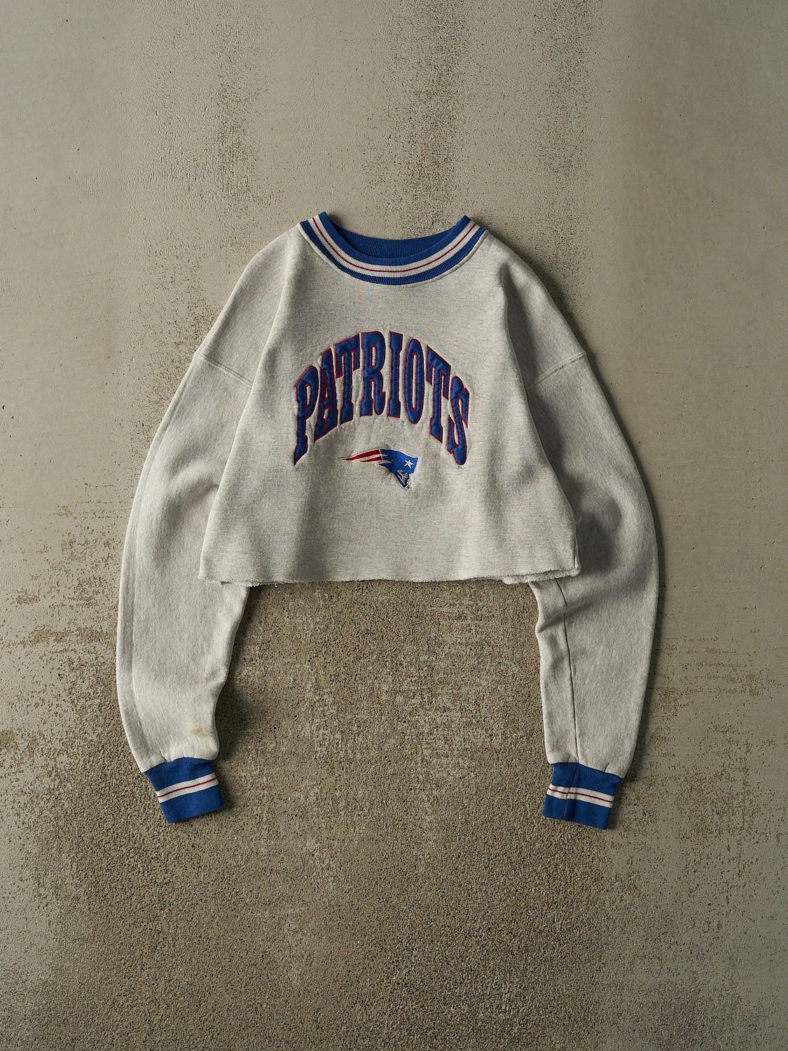 Vintage 90s Heather Grey New England Patriots Cropped Crewneck (XXS)