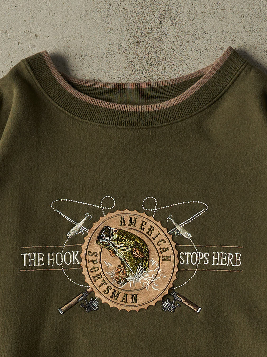 Vintage 90s Green American Sportsman Fishing Embroidered Crewneck (XL/XXL)