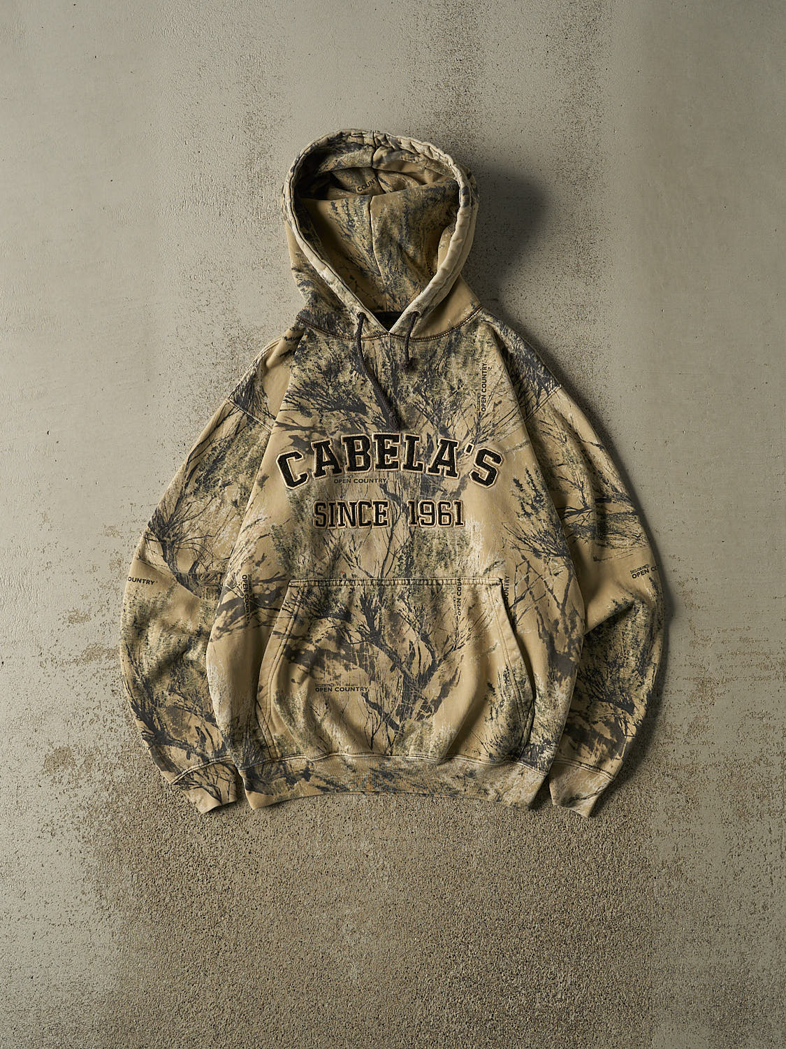 Vintage Y2K Camo Cabela's Embroidered Hoodie (M)