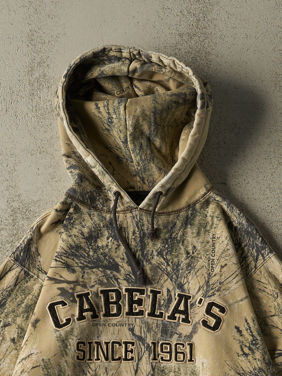 Vintage Y2K Camo Cabela's Embroidered Hoodie (M)
