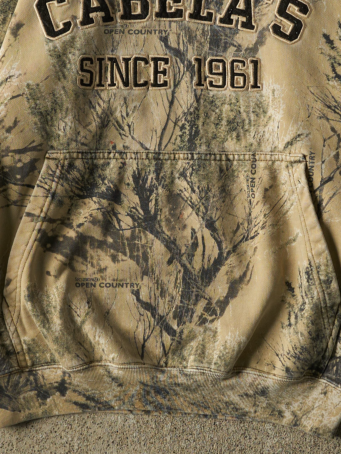 Vintage Y2K Camo Cabela's Embroidered Hoodie (M)