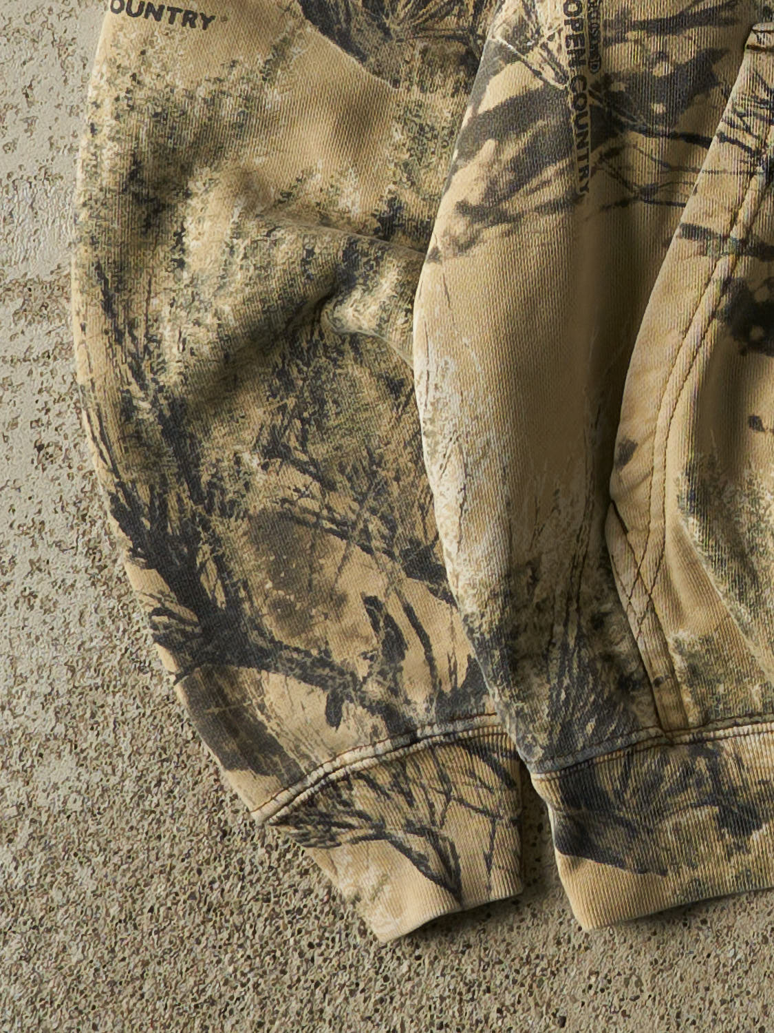 Vintage Y2K Camo Cabela's Embroidered Hoodie (M)