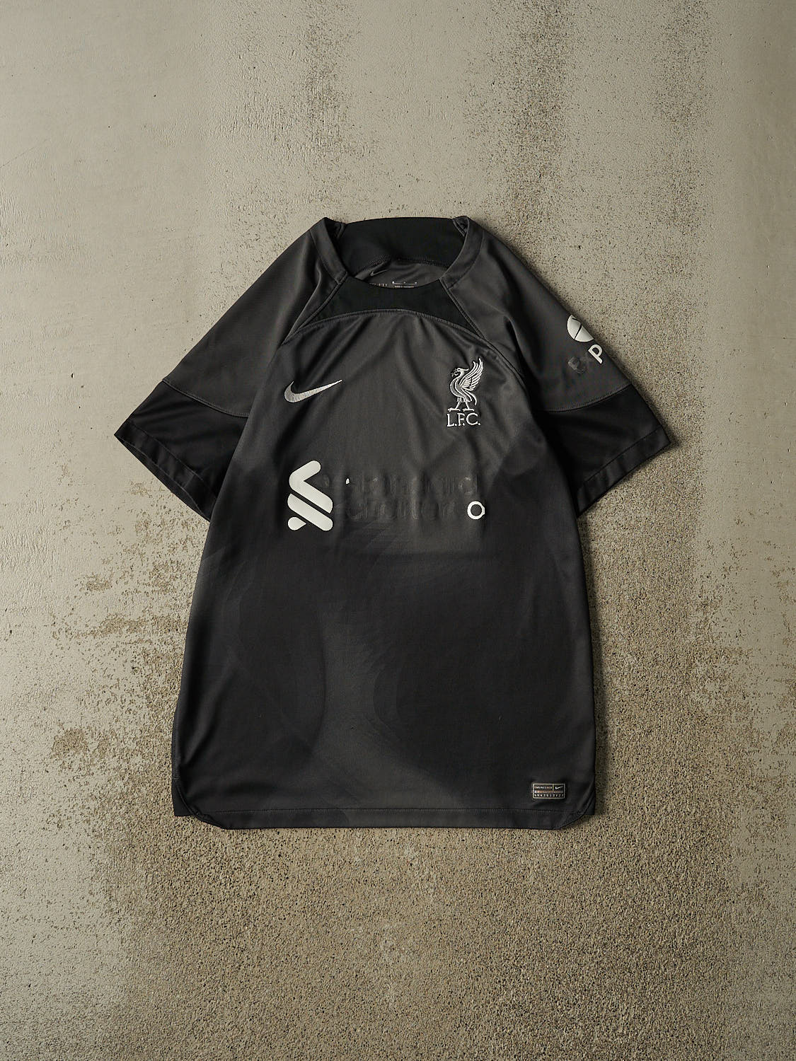 Vintage Y2K Black Liverpool FC Nike Soccer Jersey (M)