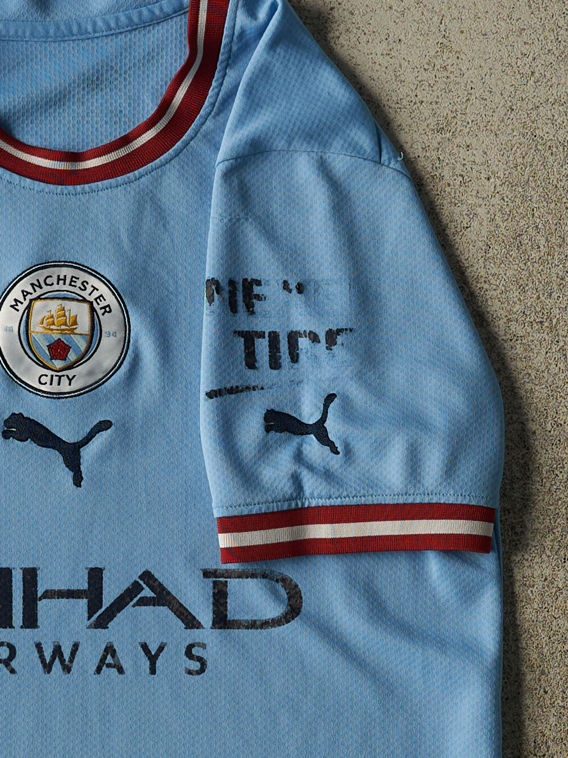 Vintage Y2K Blue Manchester City Soccer Jersey (M)