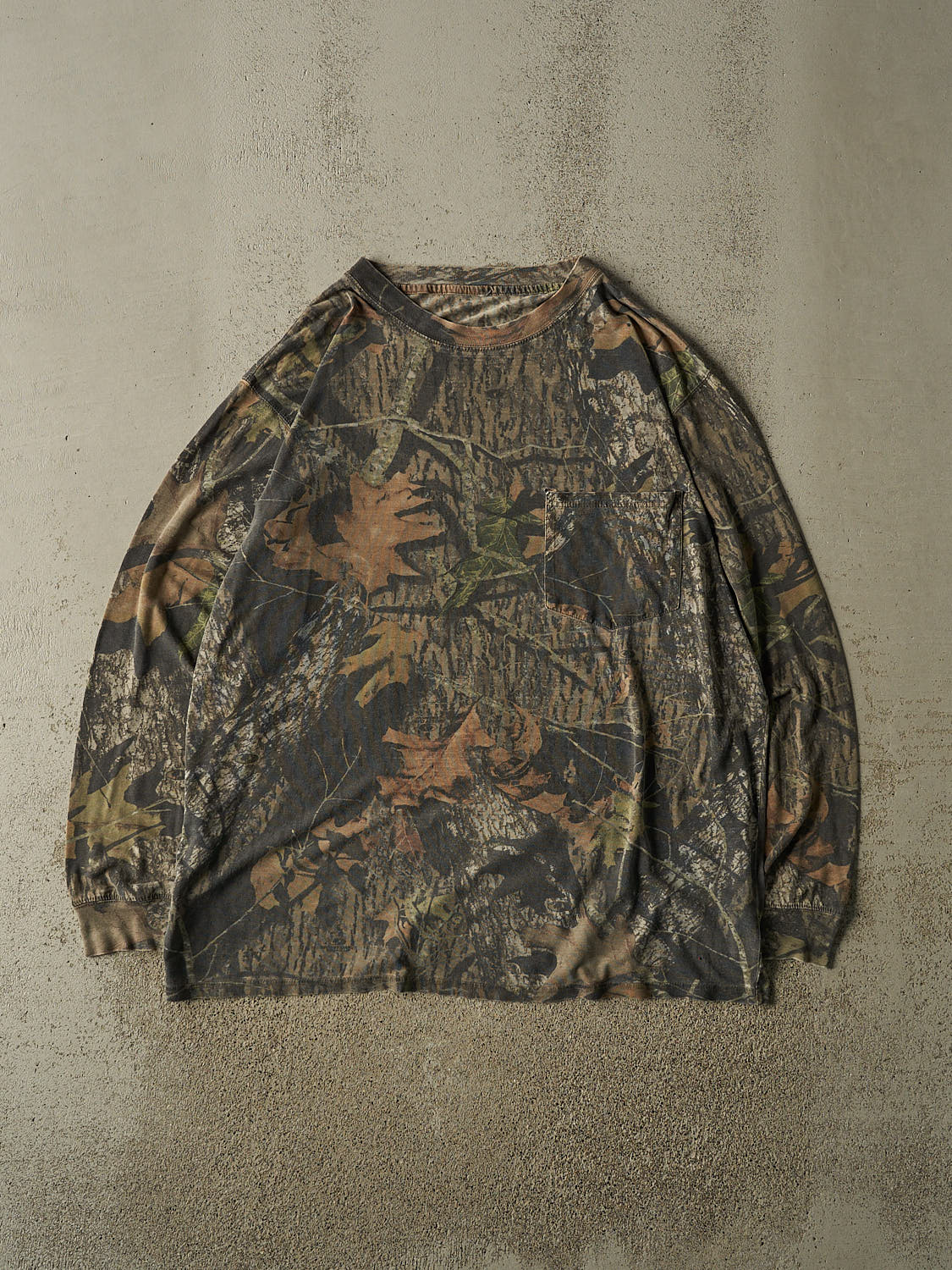 Vintage 90s Camo Mossy Oak Pocket Long Sleeve (XXL)