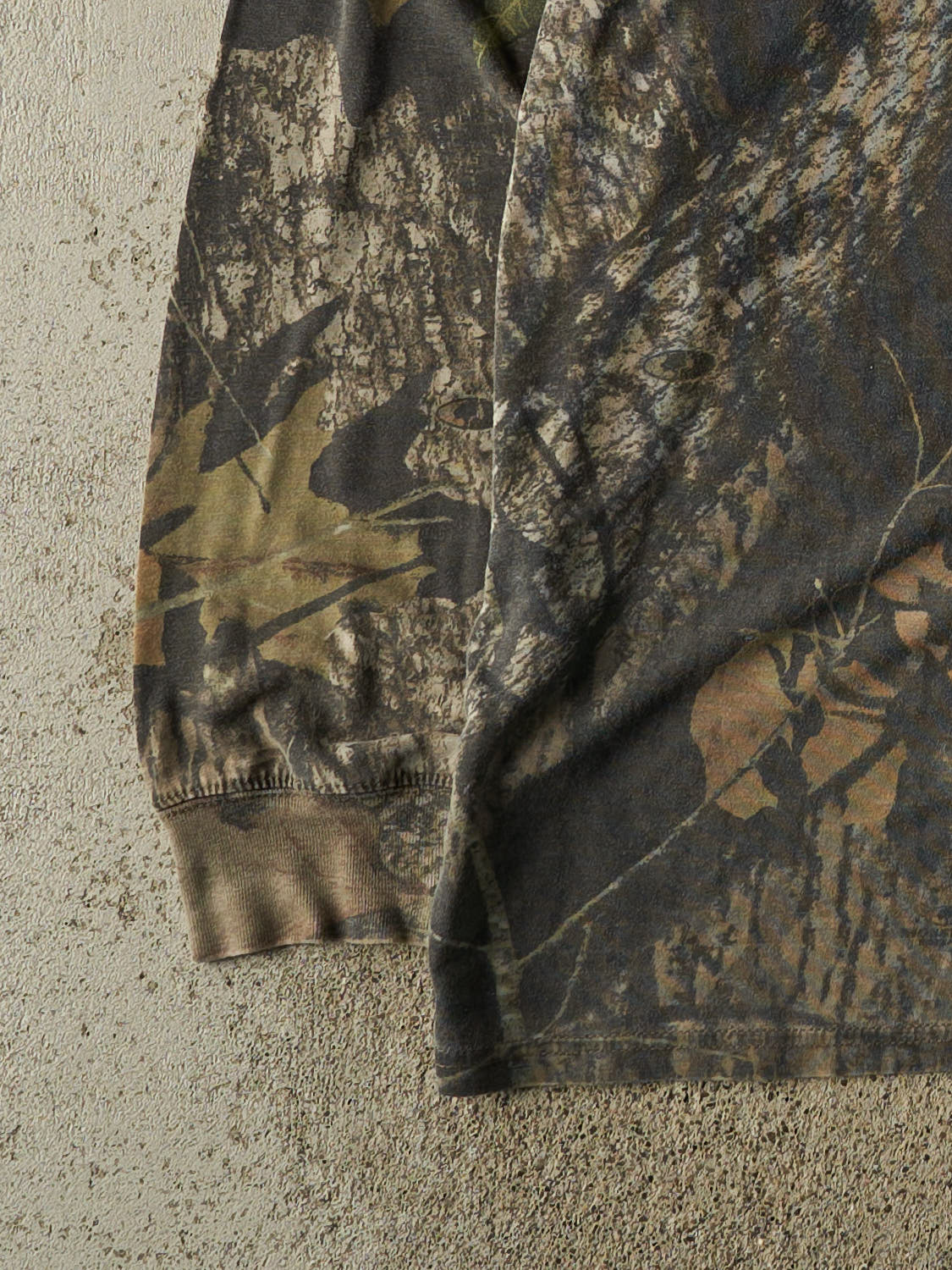 Vintage 90s Camo Mossy Oak Pocket Long Sleeve (XXL)