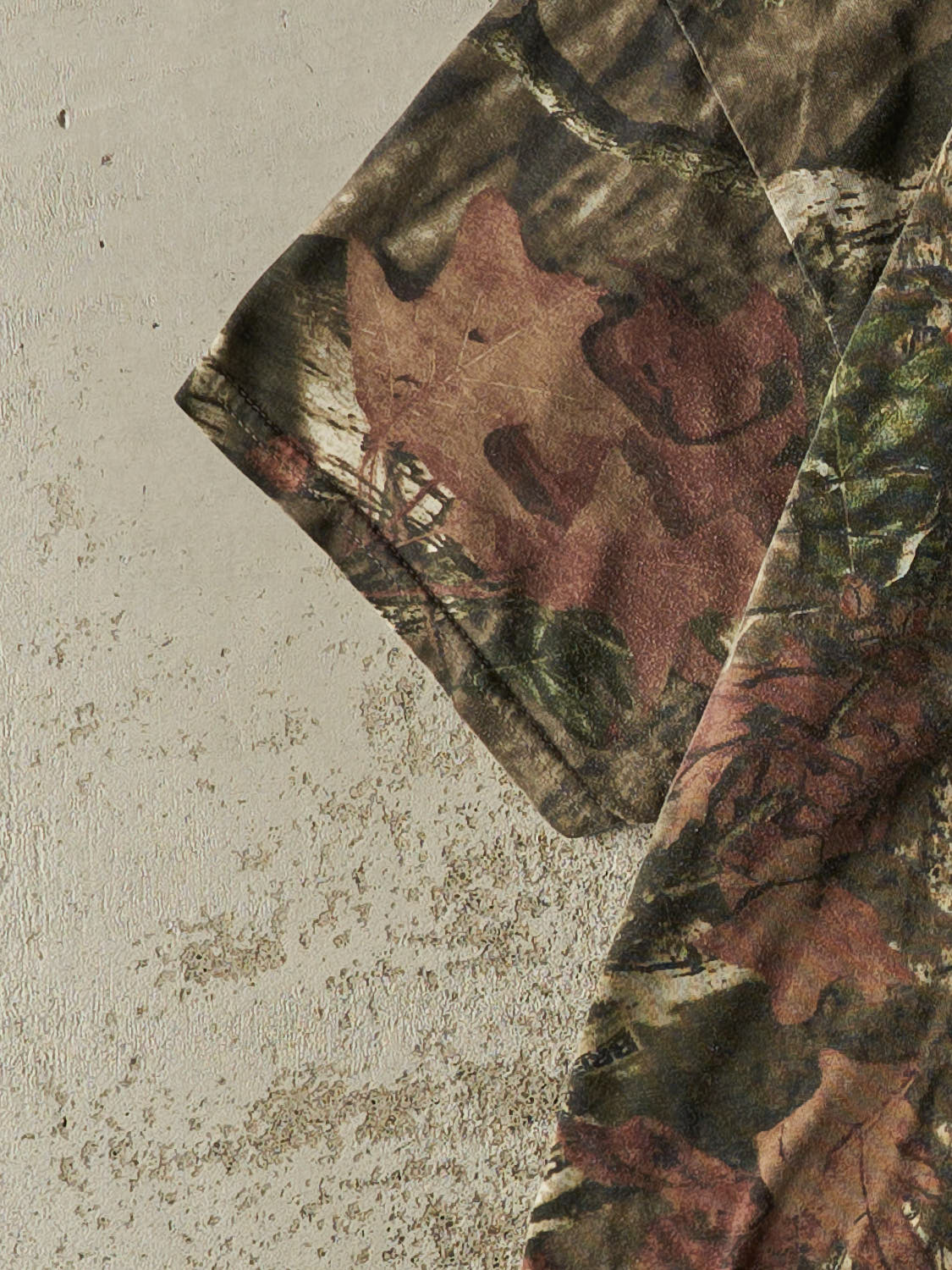 Vintage Y2K Camo Mossy Oak Logo Tee (L/XL)