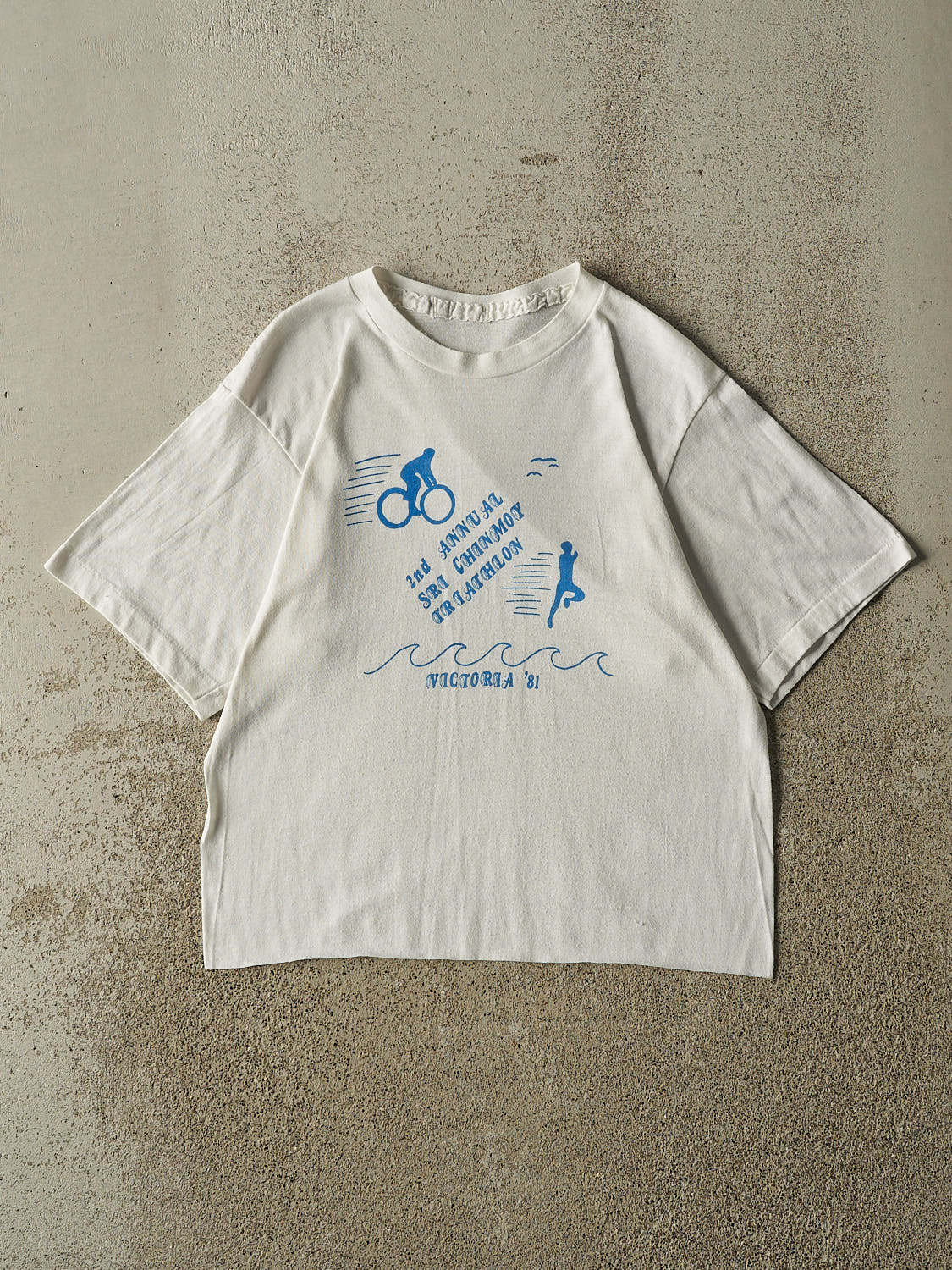 Vintage 81' White Victoria Triathlon Cropped Tee (XS/S)
