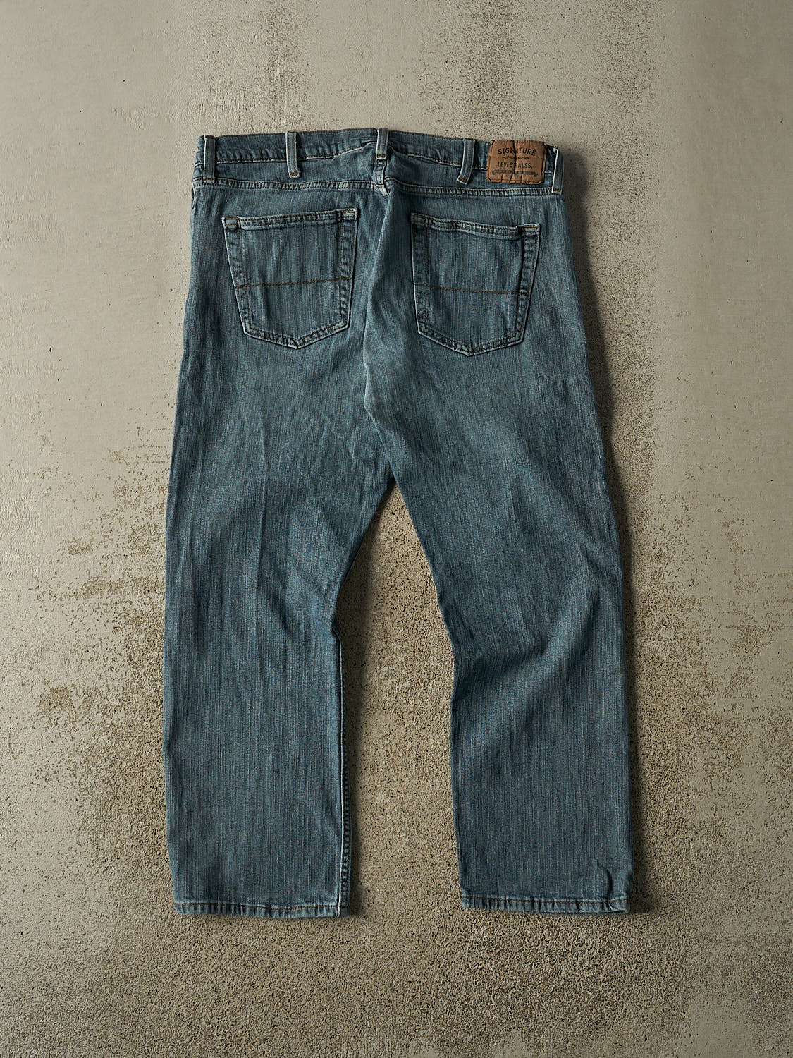 Vintage Y2K Dark Wash Levi's Signature Jeans (36x28)