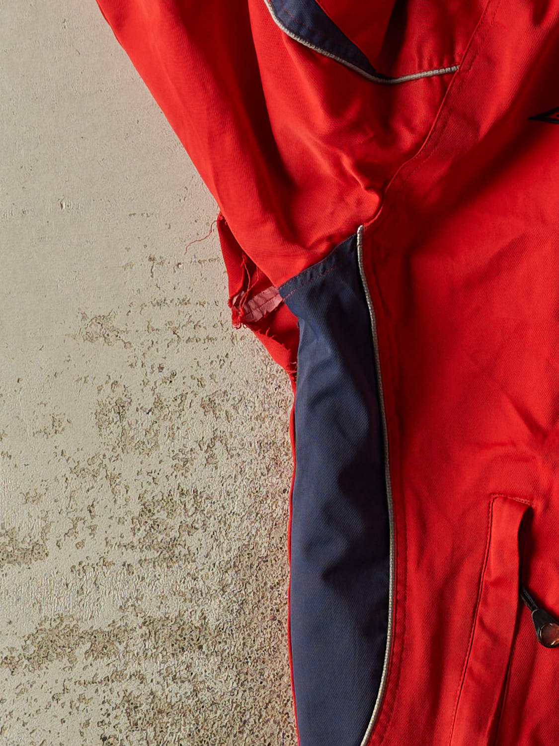 Vintage Y2K Red Umbro England Soccer Jacket (M/L)