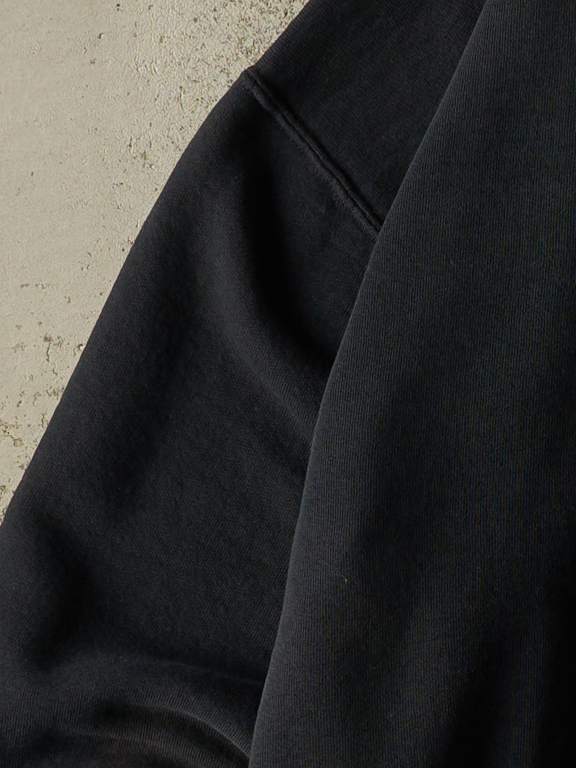 Vintage Y2K Black Russell Athletic Blank Crewneck (XL)