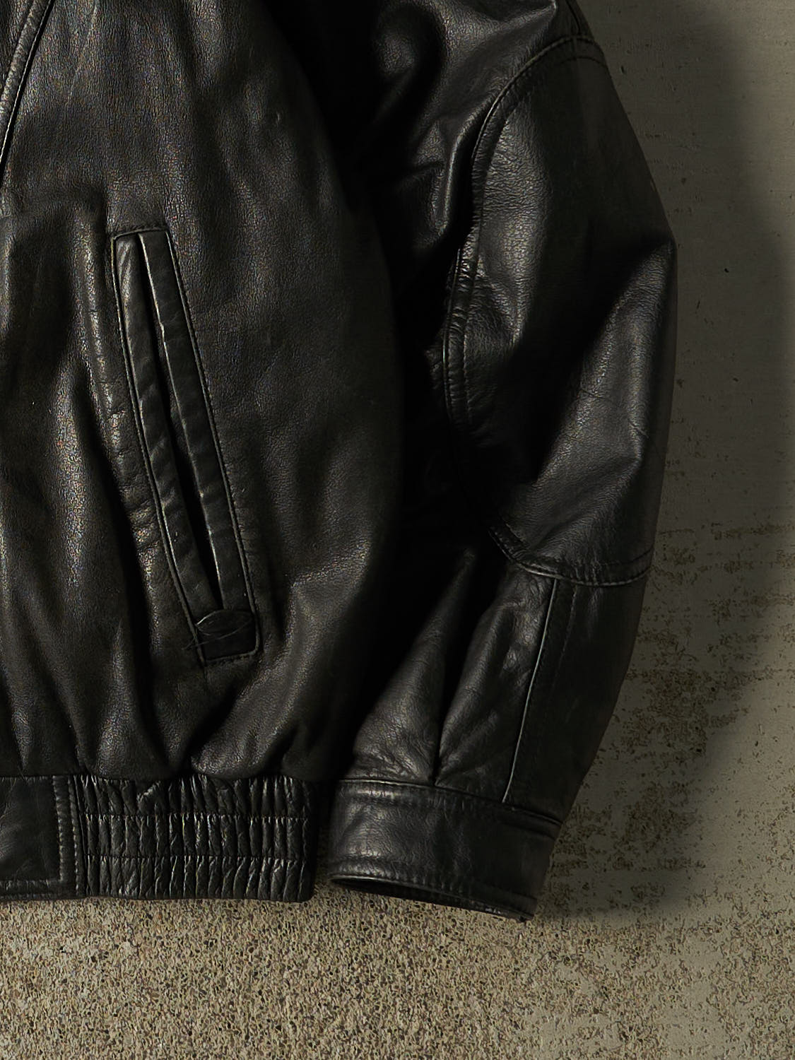 Vintage 80s Black Leather Bomber Jacket (M/L)