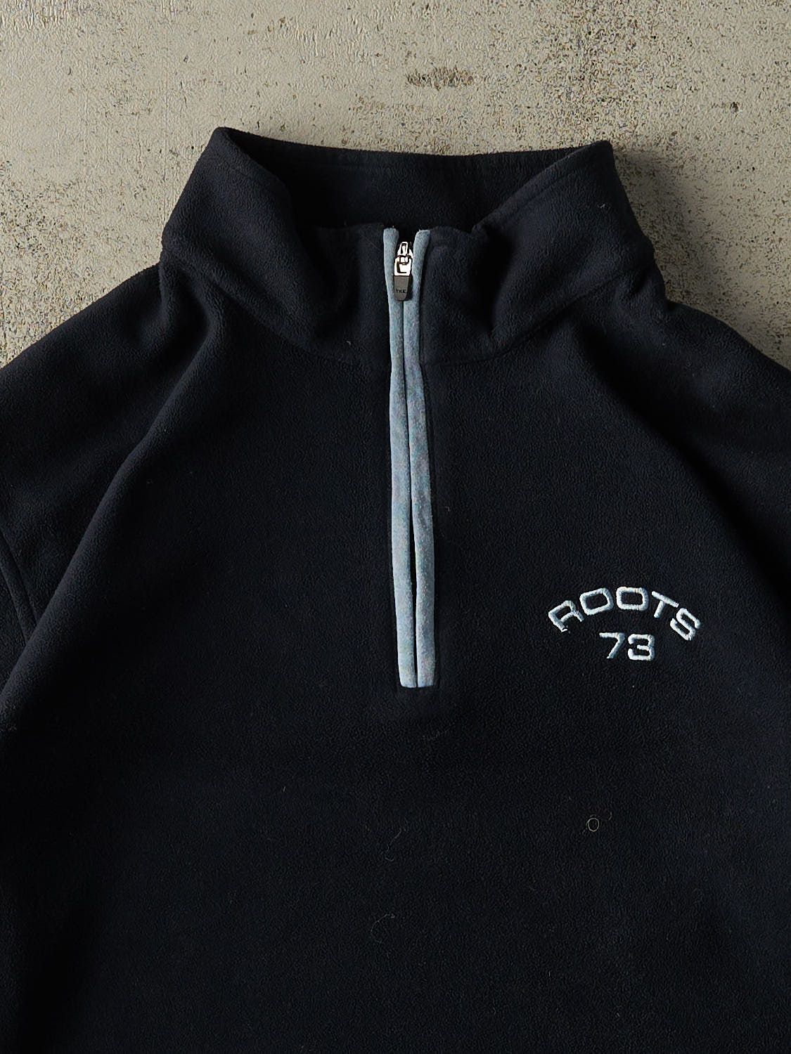 Vintage Y2K Navy Blue Roots Embroidered Fleece Quarter Zip Sweater (M/L)