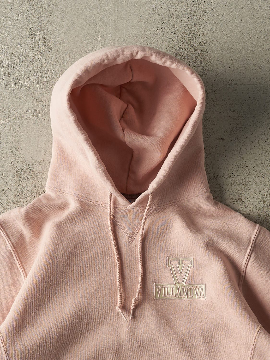 Vintage Y2K Pink Russell Athletic Villanova University Embroidered Hoodie (S/M)