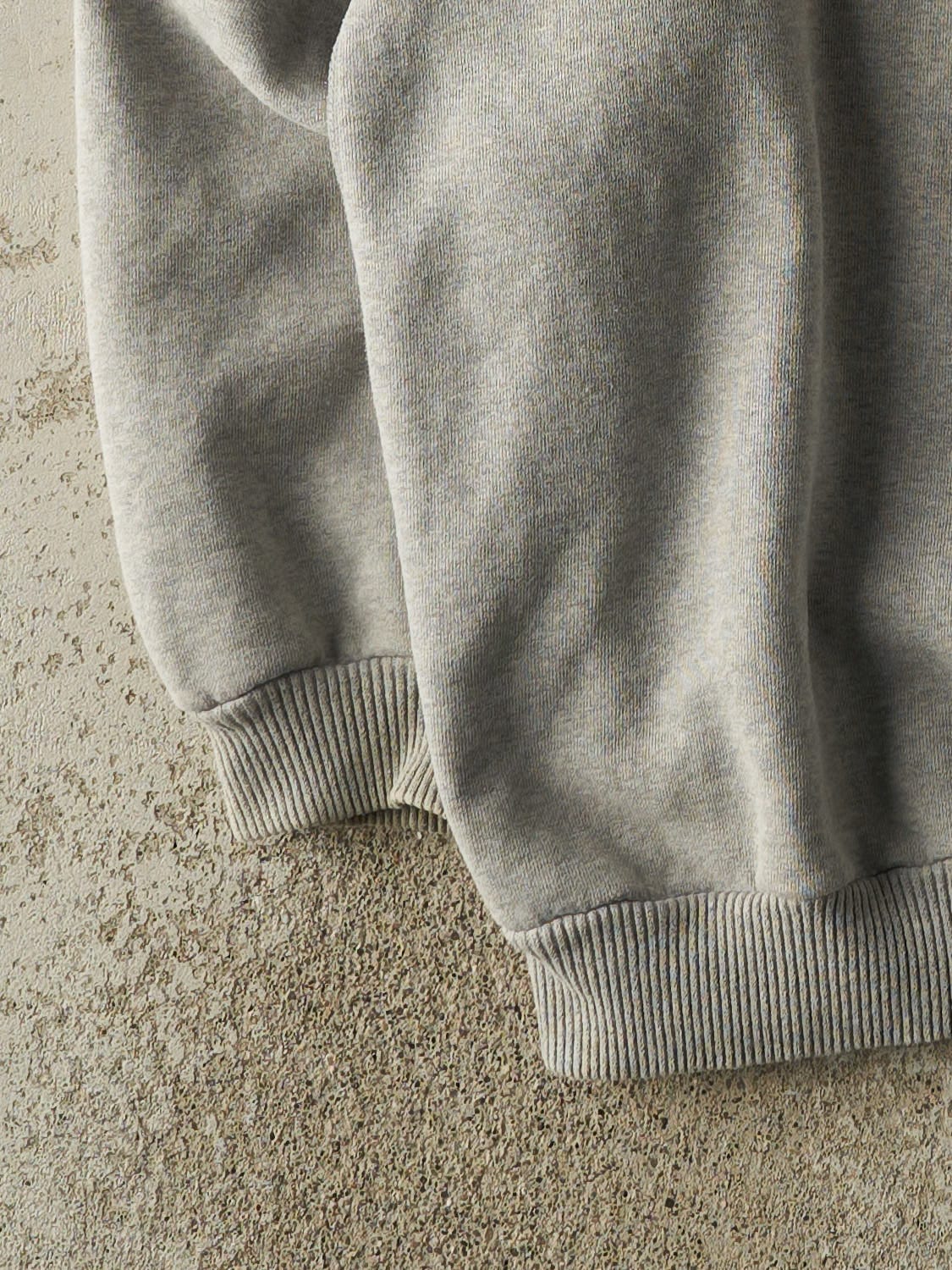 Vintage 90s Grey Wind River Embroidered Crewneck (L)