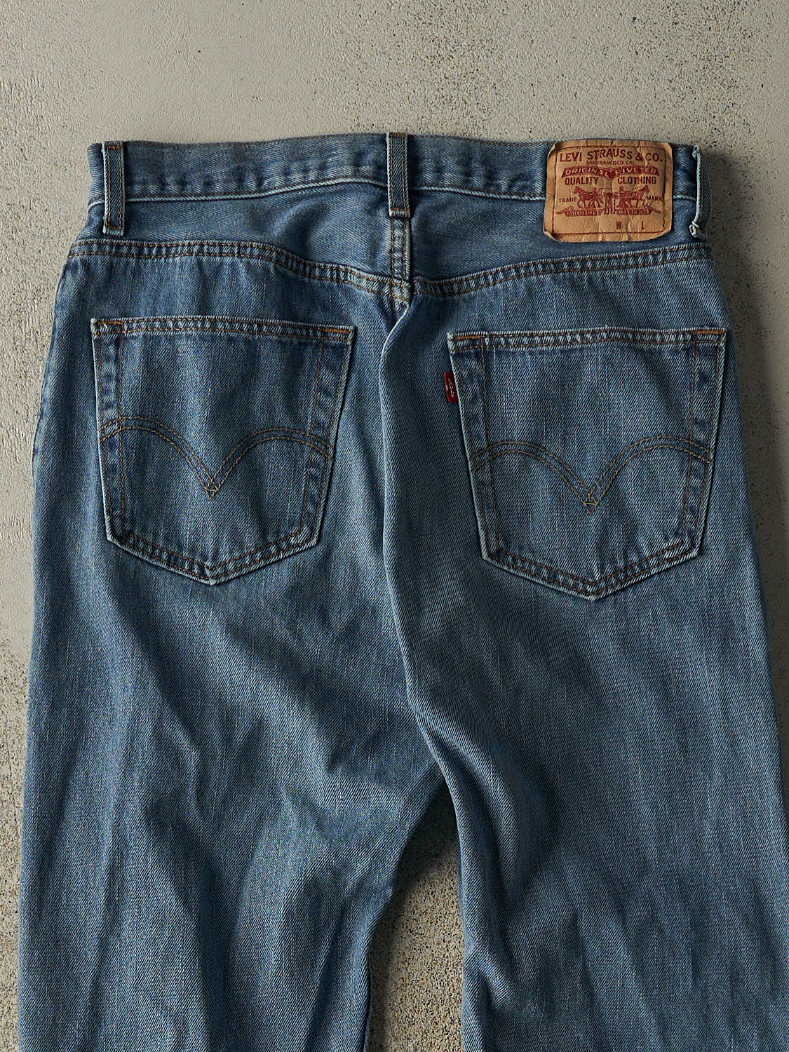 Vintage Y2K Mid Wash Levi's Jeans (30x30)