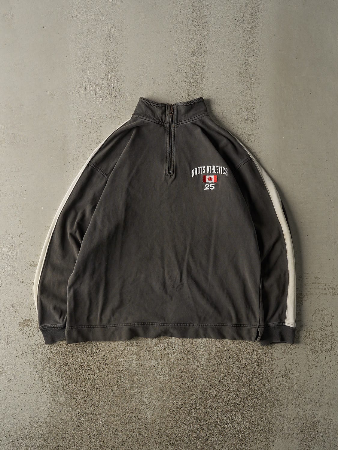 Vintage Y2K Charcoal Grey Roots Athletics Quarter Zip Sweater (XL)