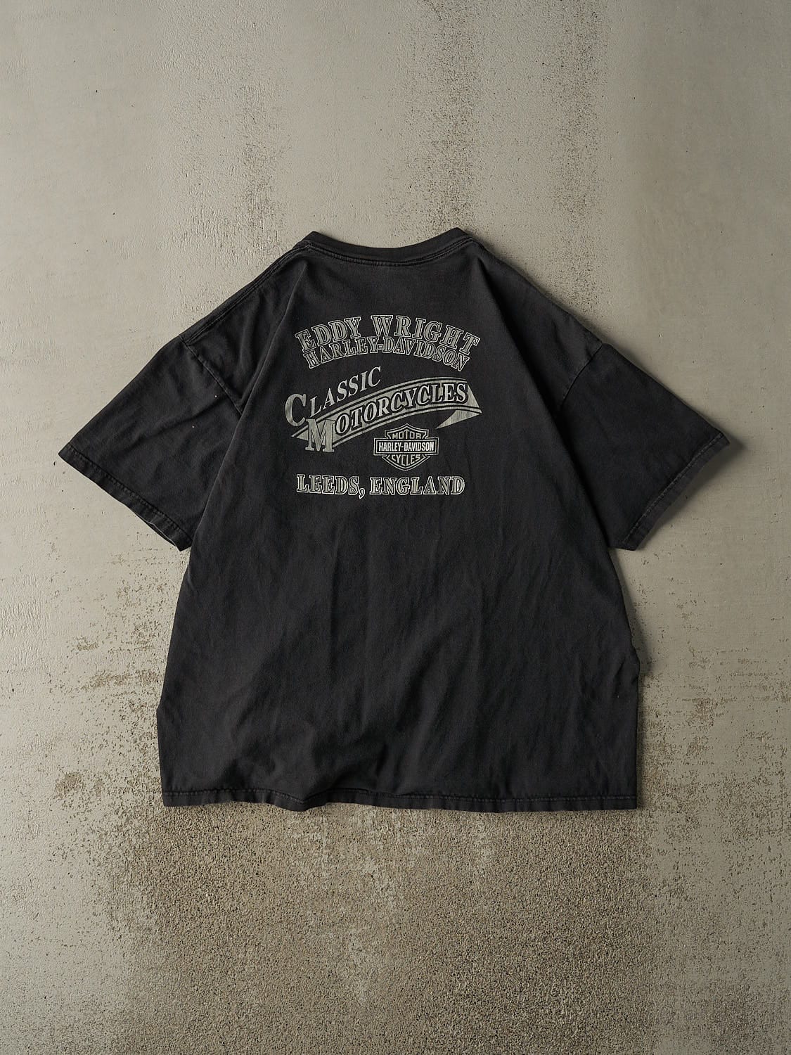 Vintage 03' Black Harley Davidson Leeds England Tee (XL/XXL)