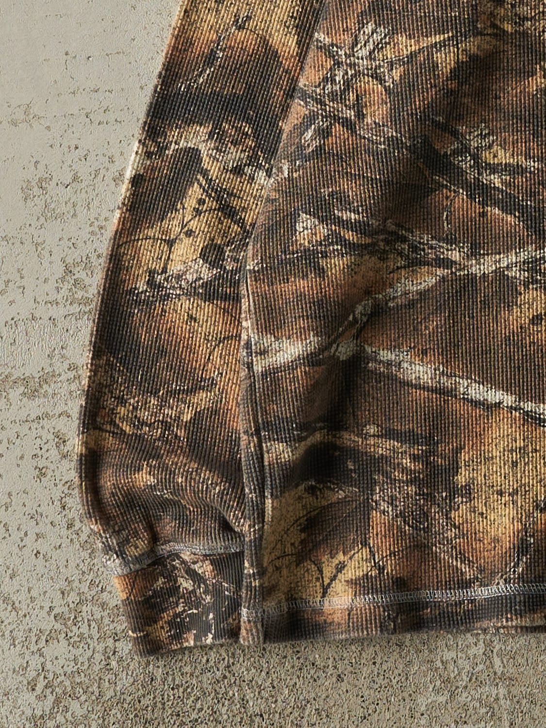 Vintage Y2K Camo Thermal Long Sleeve (L)