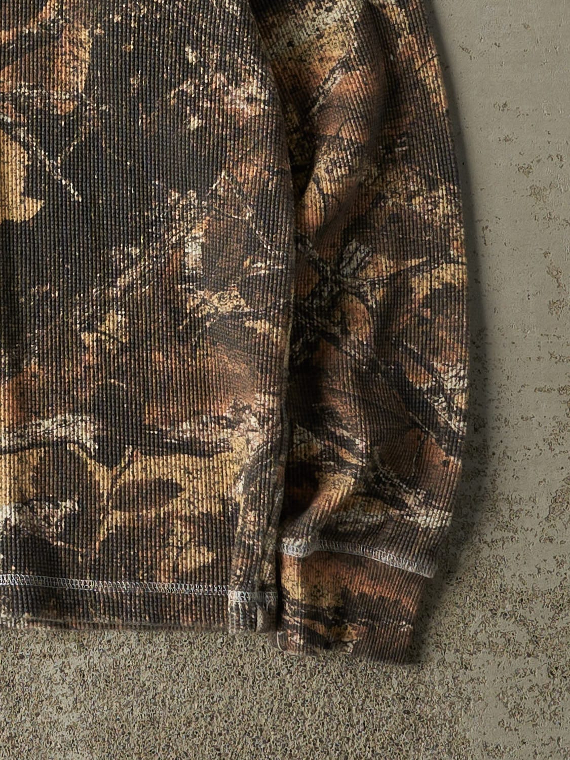 Vintage Y2K Camo Thermal Long Sleeve (L)