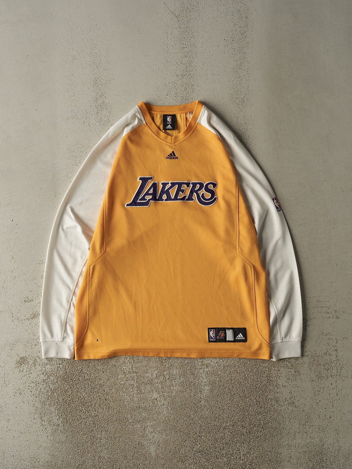Vintage Y2K Yellow & White Los Angeles Lakers Long Sleeve Jersey (XL)