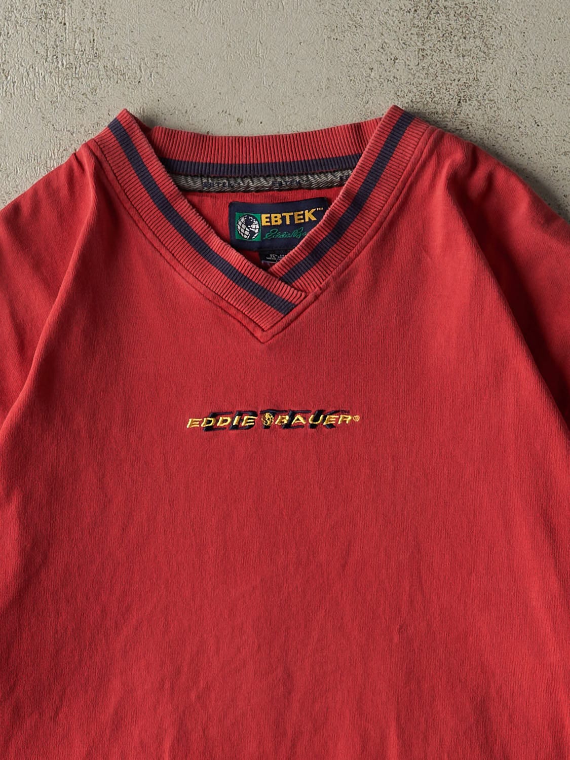 Vintage Y2K Red Eddie Bauer Embroidered Tee (XL)
