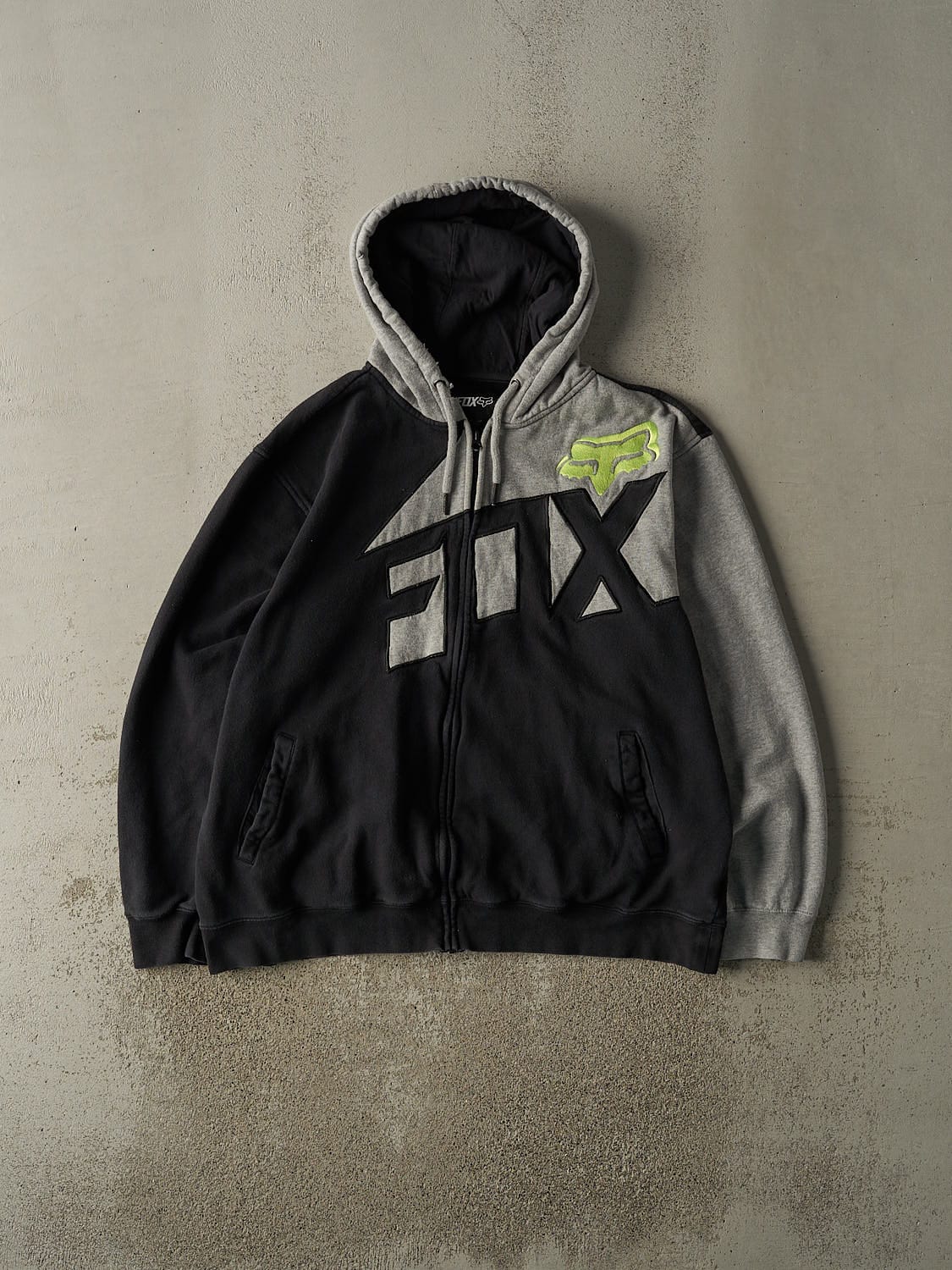 Vintage Y2K Black & Grey Fox Racing Embroidered Zip Up Hoodie (XL)