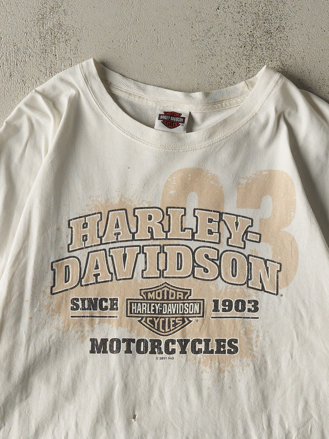 Vintage 11' White Harley Davidson Pataskala Ohio Tee (XL)