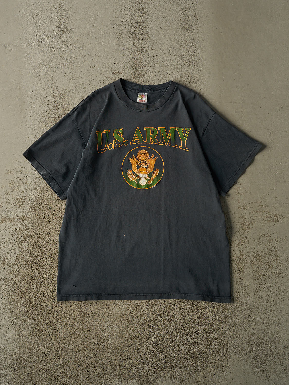 Vintage 97' Faded Navy United States Army Tee (L)