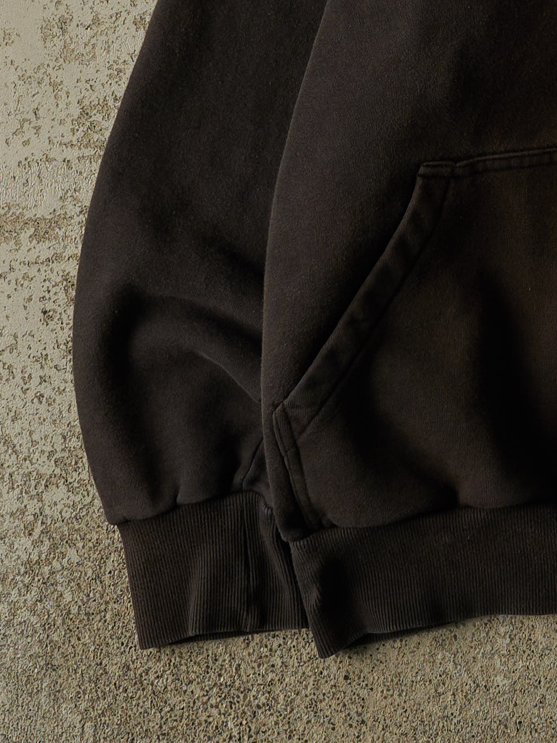 Vintage Y2K Faded Black University of Calgary Embroidered Hoodie (L/XL)
