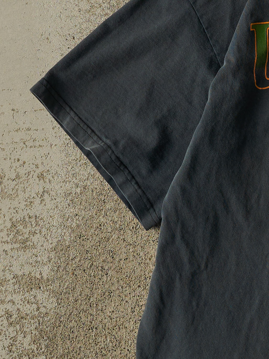 Vintage 97' Faded Navy United States Army Tee (L)