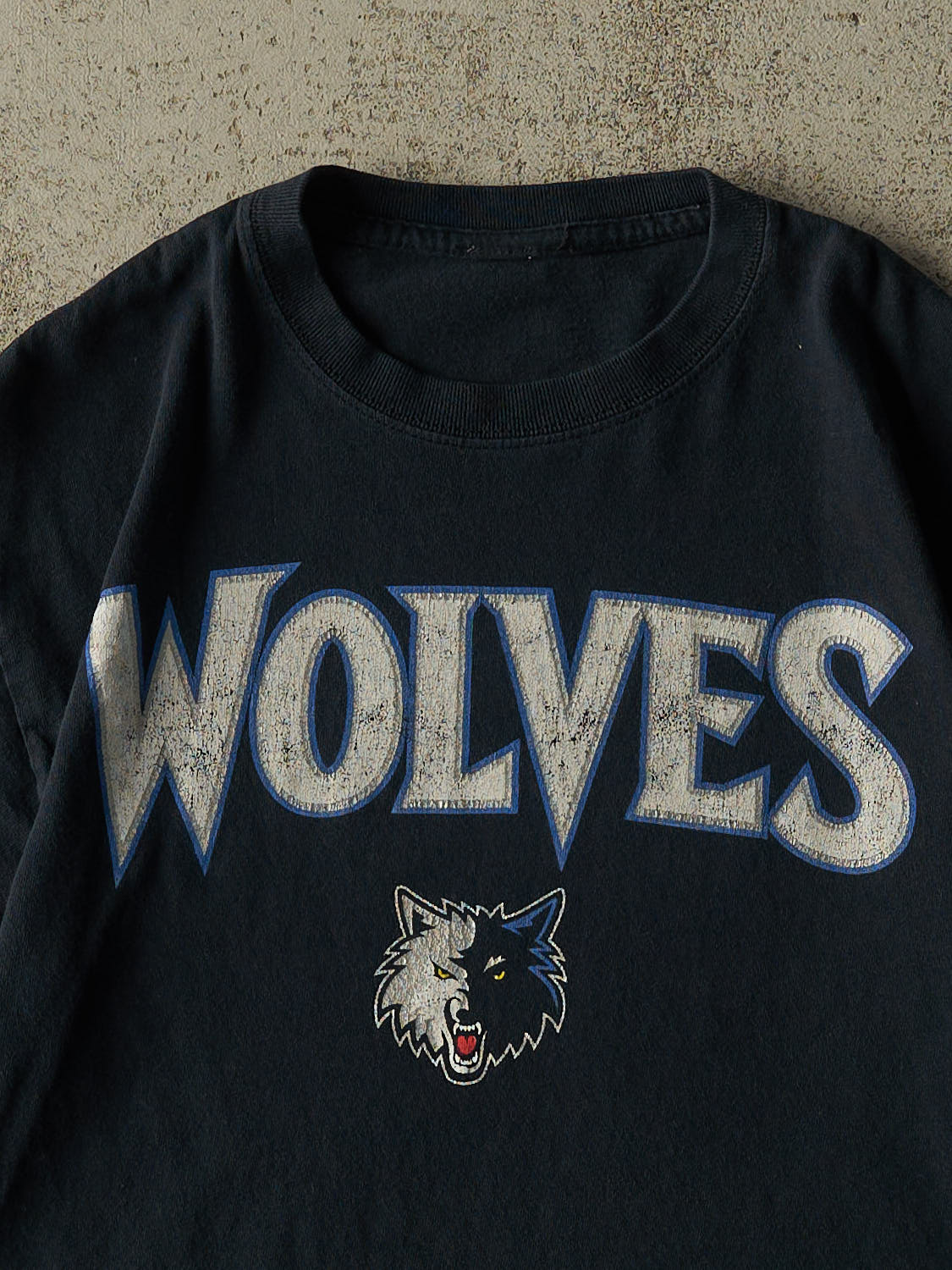 Vintage Y2K Navy Blue Minnesota Timberwolves Tee (S/M)