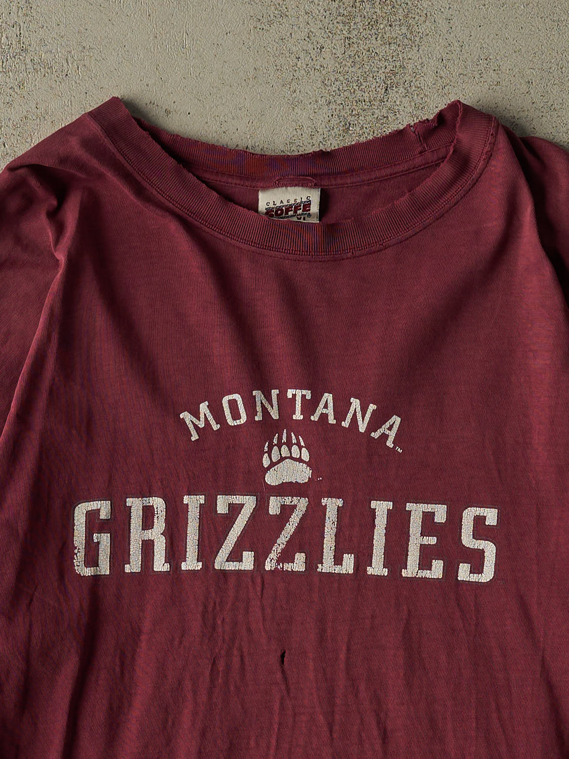 Vintage 90s Burgundy University of Montana Grizzlies Tee (XL)