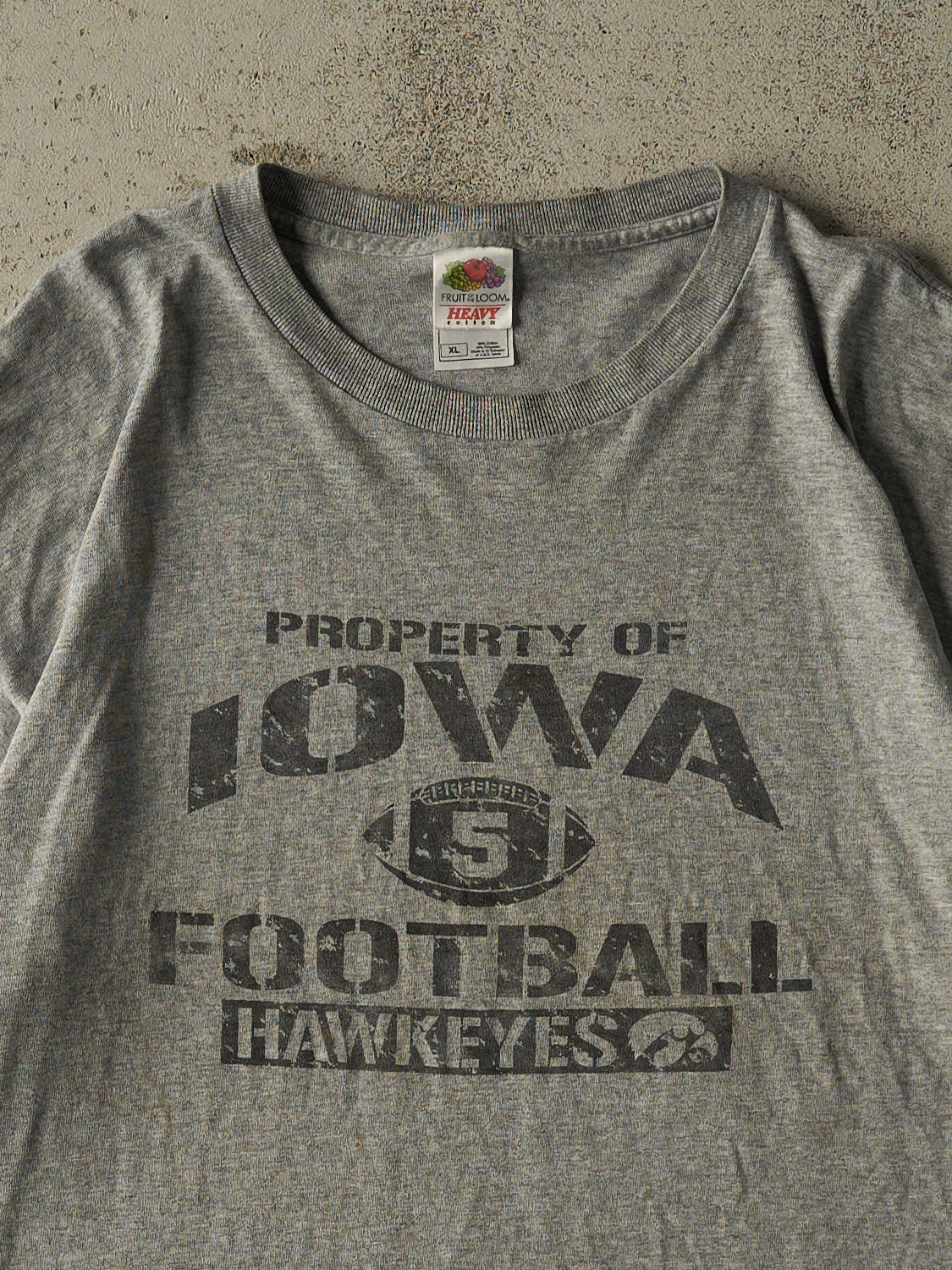 Vintage Y2K Grey University of Iowa Hawkeyes Tee (L/XL)