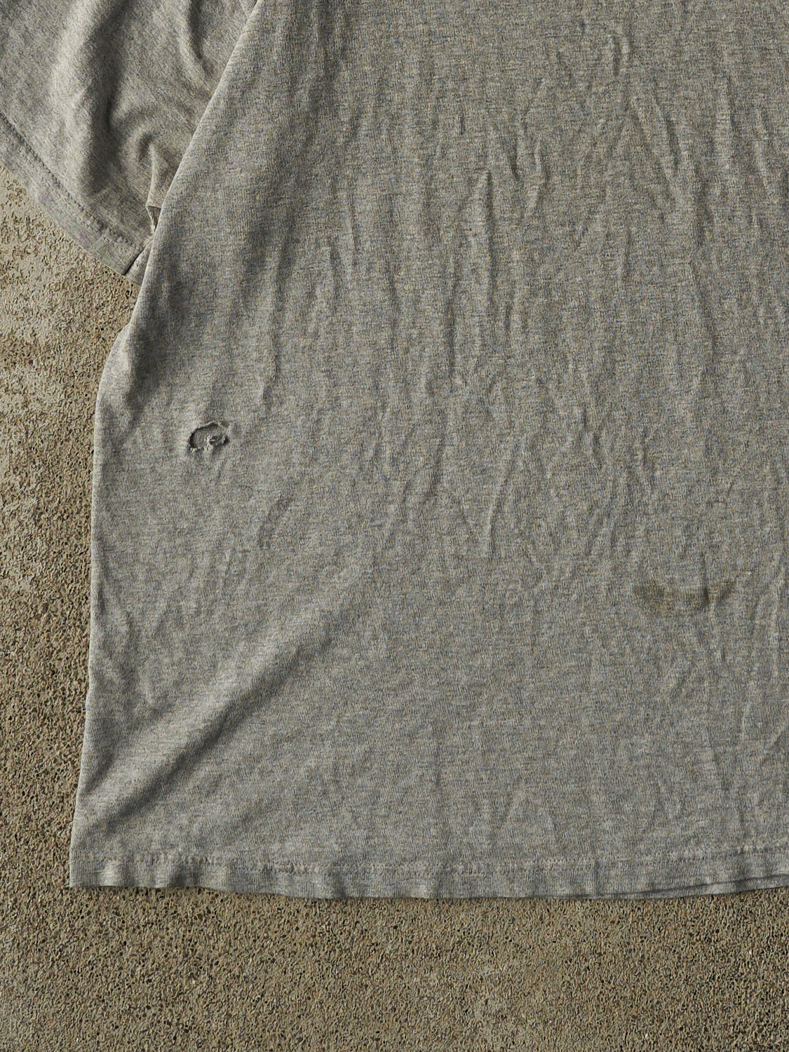 Vintage Y2K Grey University of Iowa Hawkeyes Tee (L/XL)