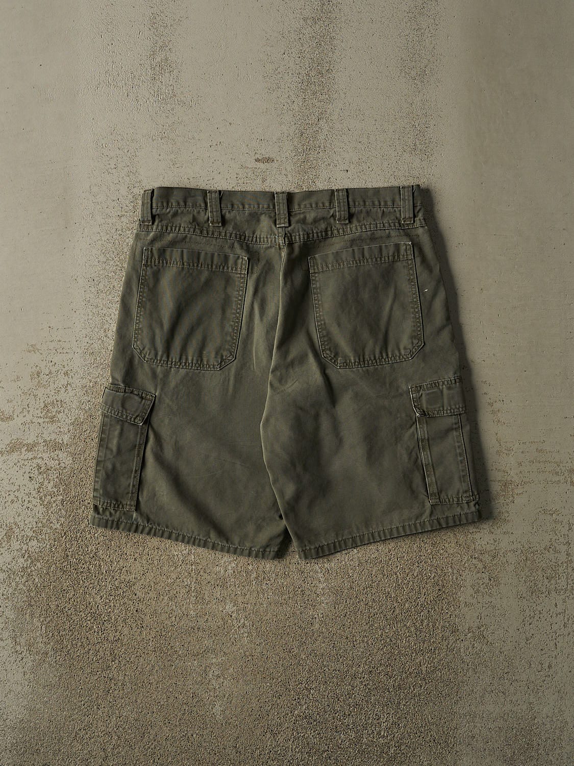 Vintage 90s Green Wrangler Cargo Shorts (36x10)