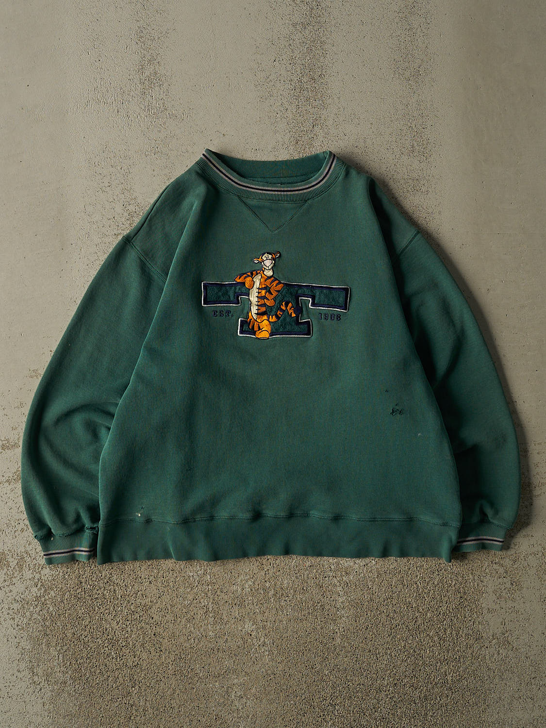 Vintage 90s Green Disney Tigger Embroidered Crewneck (M)