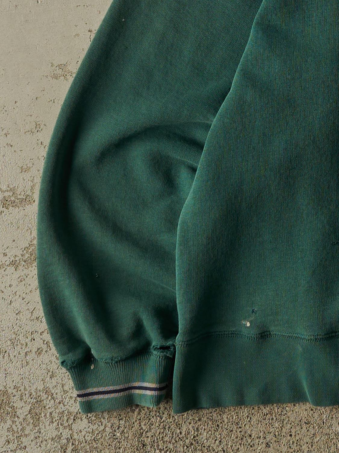 Vintage 90s Green Disney Tigger Embroidered Crewneck (M)