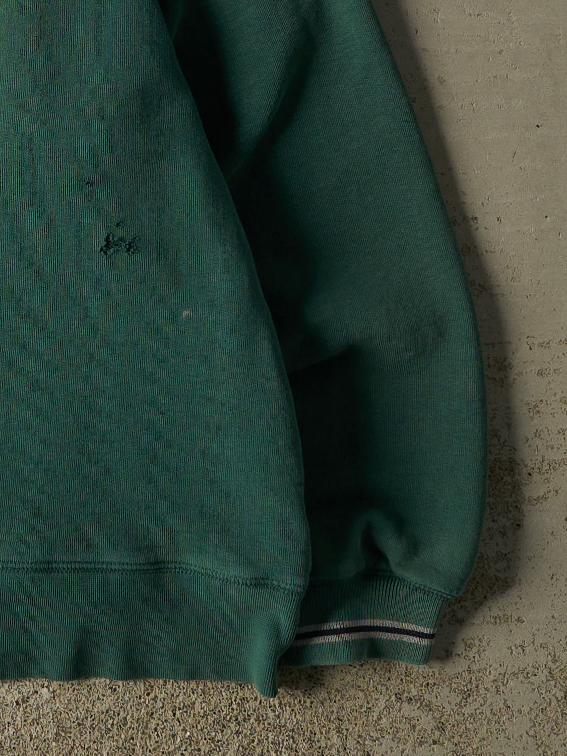 Vintage 90s Green Disney Tigger Embroidered Crewneck (M)