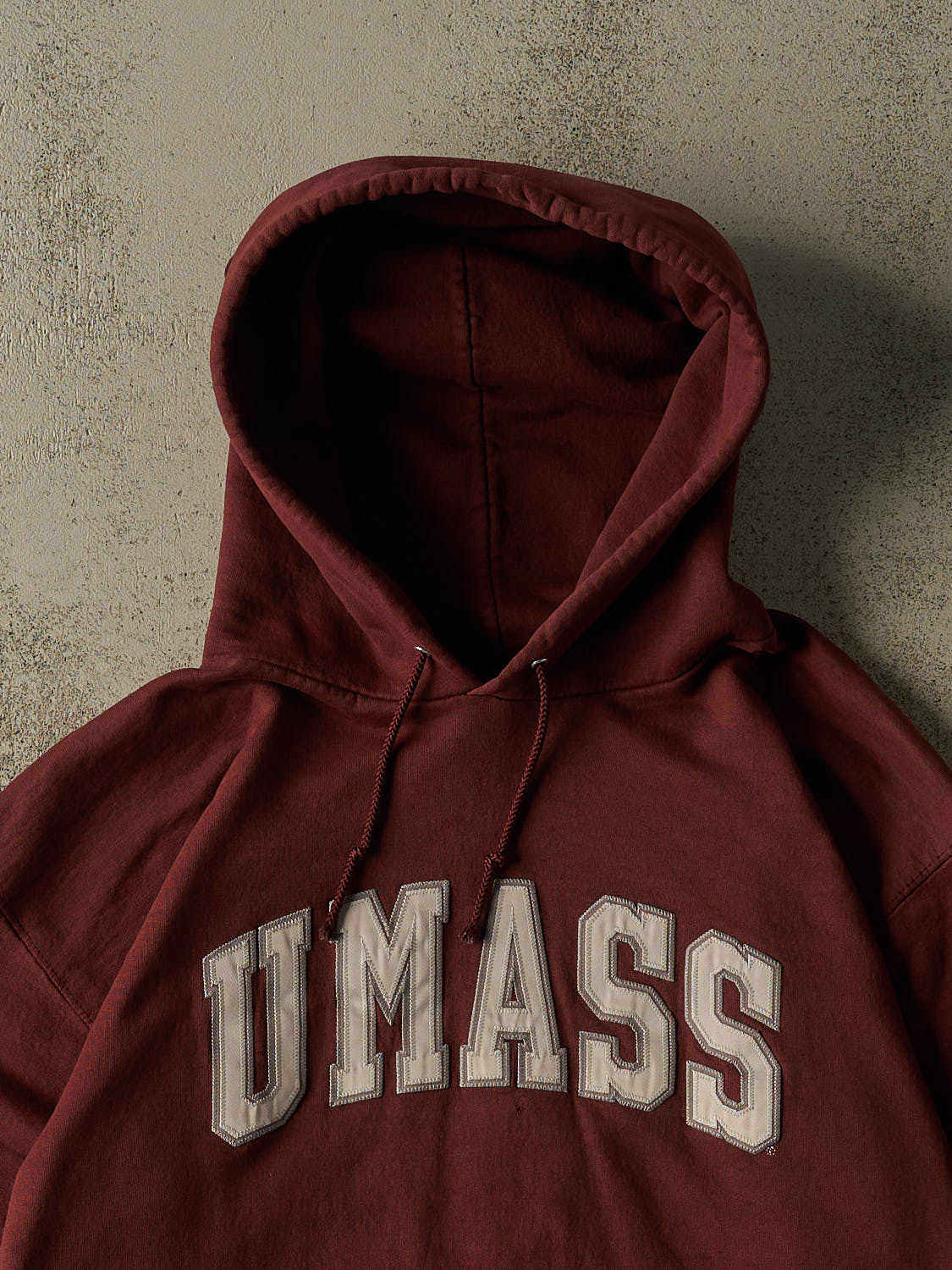 Vintage 90s Burgundy University of Massachusetts Hoodie (M/L)