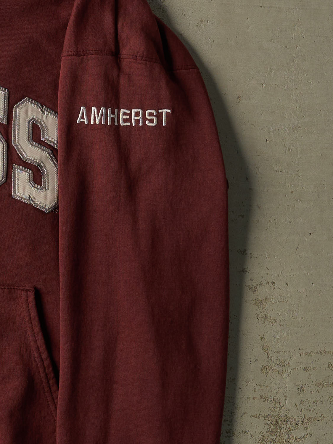 Vintage 90s Burgundy University of Massachusetts Hoodie (M/L)