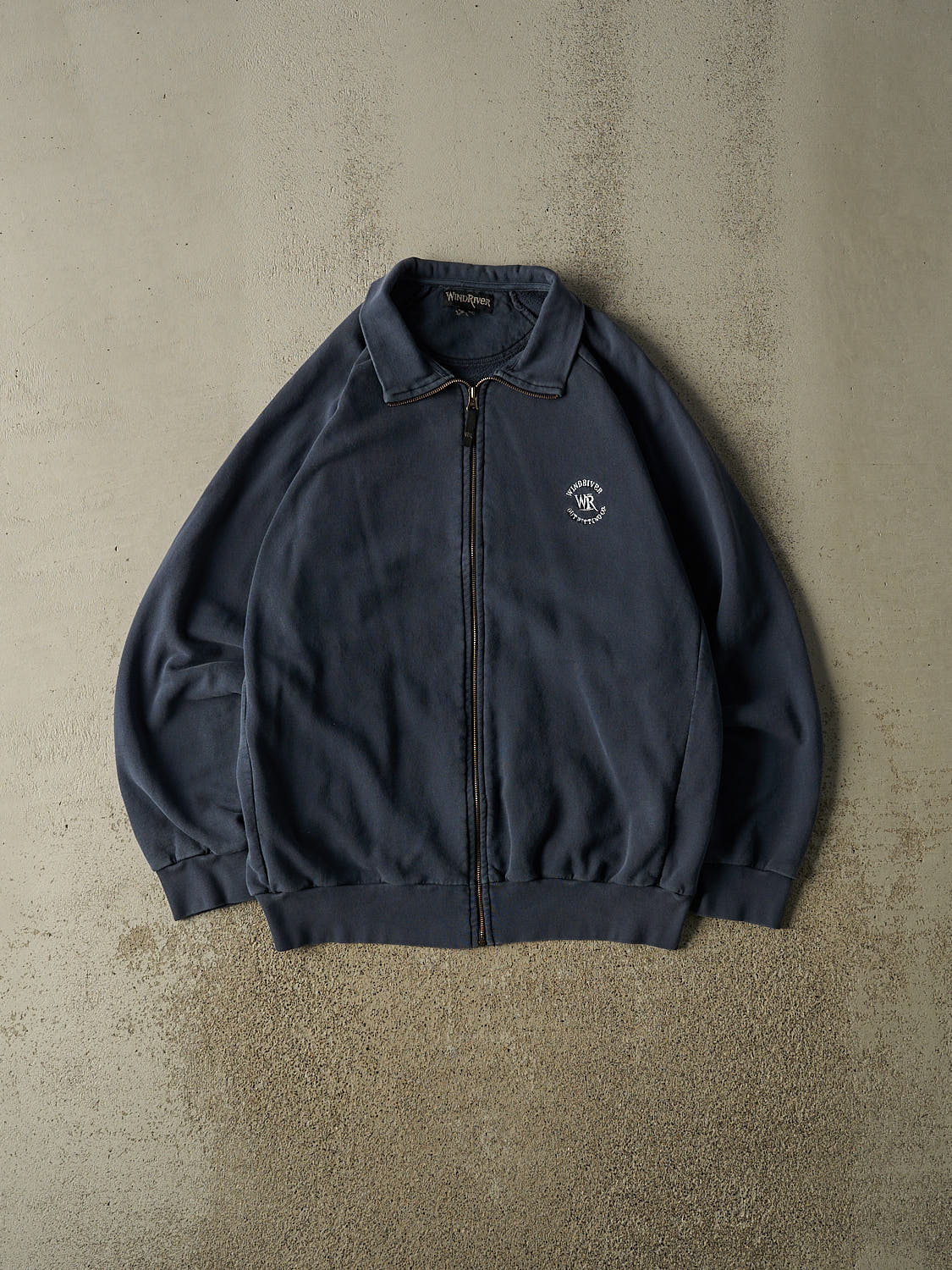 Vintage Y2K Navy Blue Wind River Embroidered Zip Up Sweater (L/XL)
