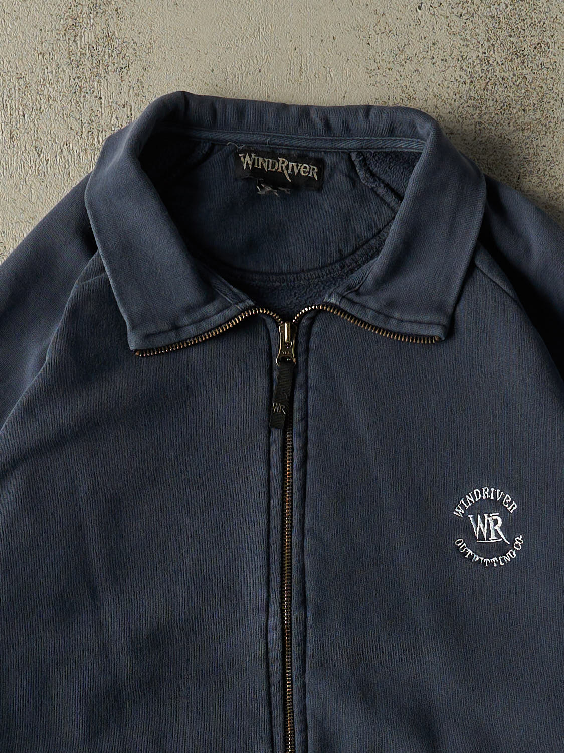 Vintage Y2K Navy Blue Wind River Embroidered Zip Up Sweater (L/XL)