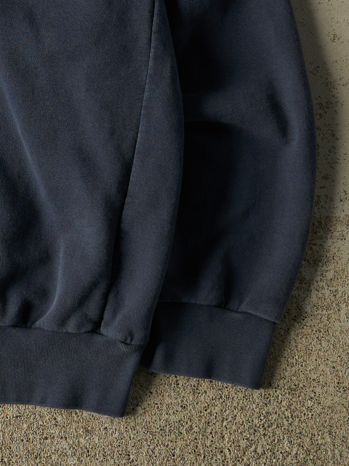 Vintage Y2K Navy Blue Wind River Embroidered Zip Up Sweater (L/XL)