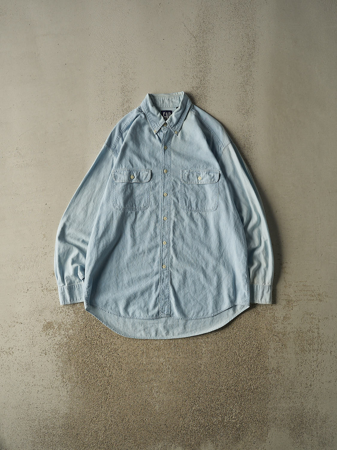 Vintage 90s Light Wash Gap Long Sleeve Denim Button Up (XL)